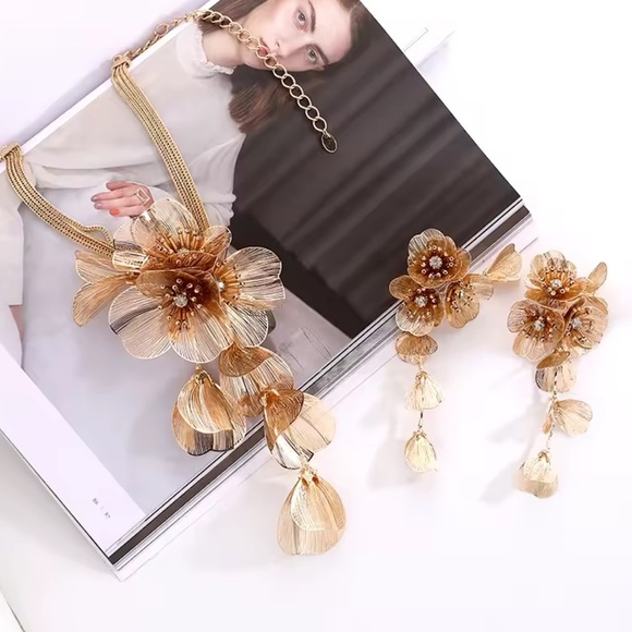 Zara Kate Middleton Famous Cascading Floral Necklace&Earrings Set - Picture 13 of 16